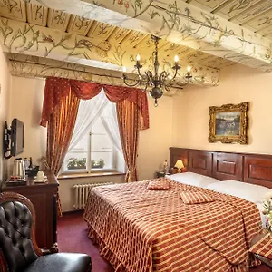 U Zlateho Stromu By Bhg **** Praga